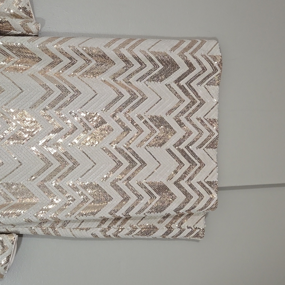 Vince Camuto Gold & Cream Sequin Chevron Dress Size 12 NWT - Picture 3 of 7